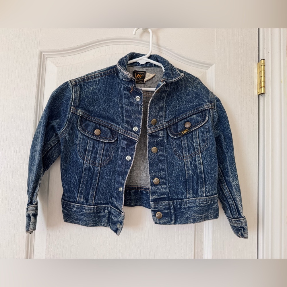 vintage Lee kids' blue denim trucker jacket, likely from the 1980s size 6